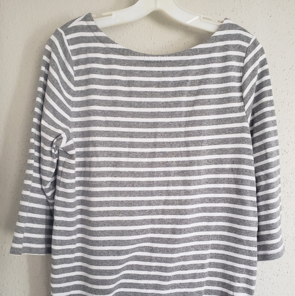 GAP grey white sweater